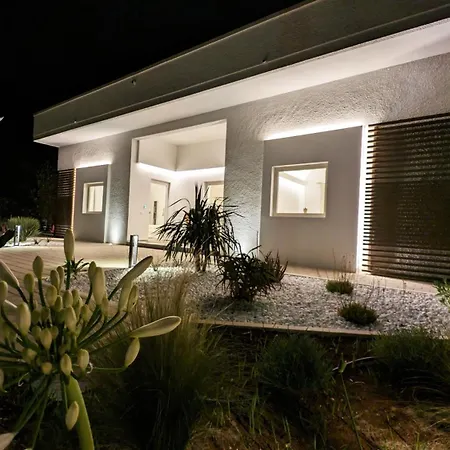 Rora 1962 - Boho Chic Bed & Breakfast 4*