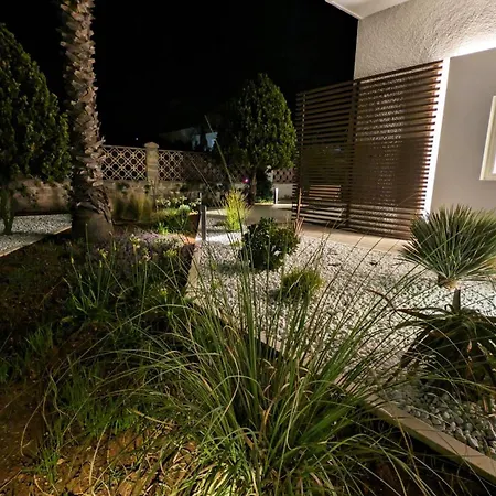 Rora 1962 - Boho Chic Bed & Breakfast 4*